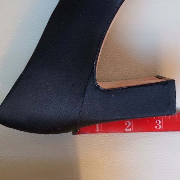 NINA Satin EUC - Picture 5 of 8